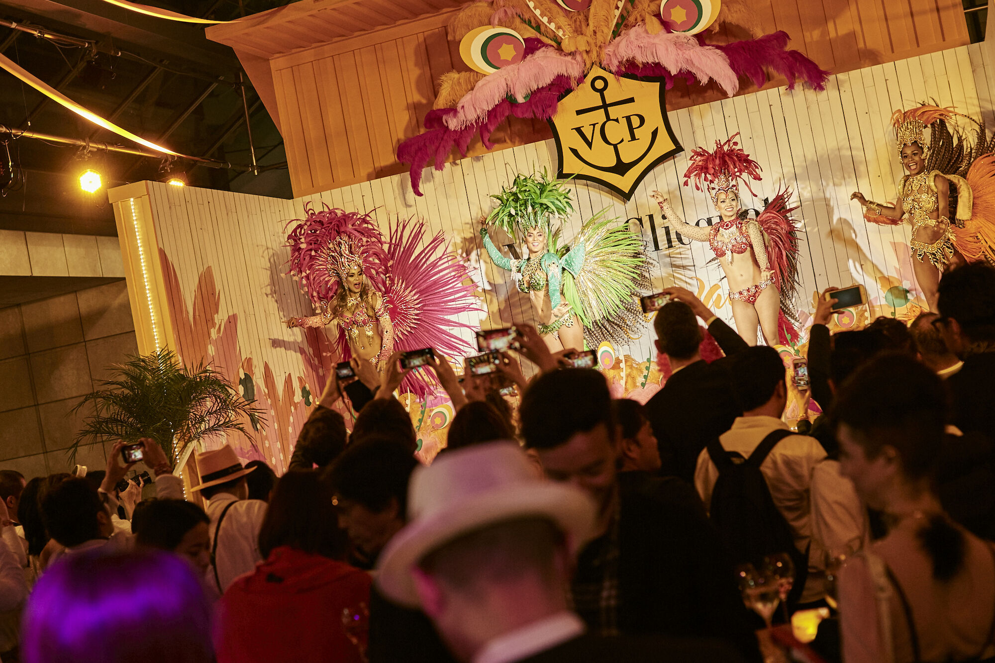 Veuve Clicquot Carnaval —03